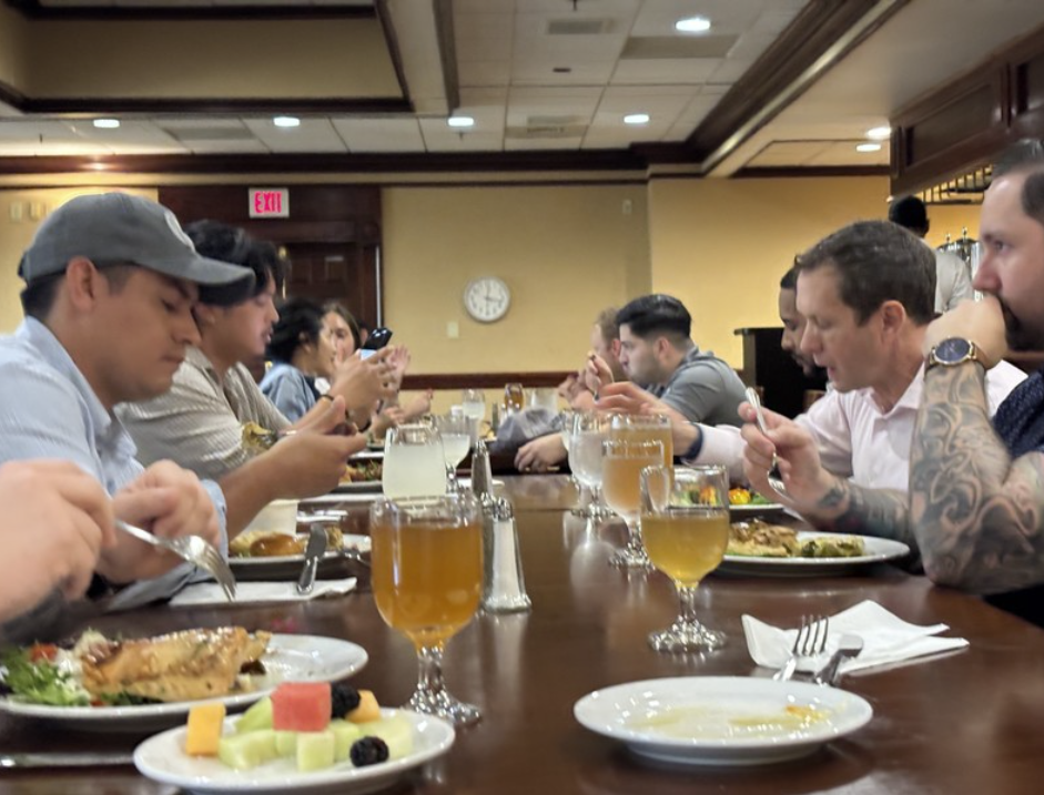 students eating dinner
